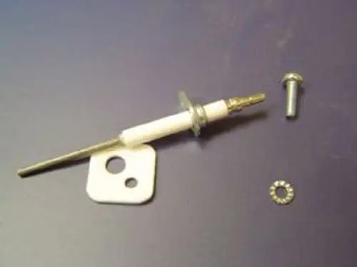 Ionisationselektrode von Remeha, bestehend aus einer weißen Keramikisolierung, Metallstiften und einer Unterlegscheibe, zur Verwendung in Heizsystemen.